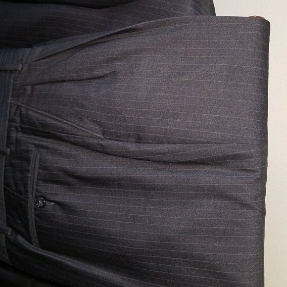Men's Suit - Picture 3 of 3